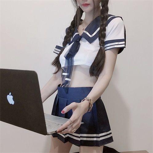 Có nên mặc bộ đồ ngủ cosplay thủy thủ khi đi ngủ thường xuyên hay không?