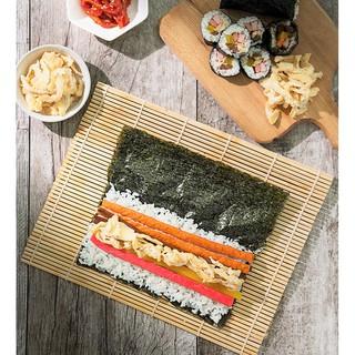 Mành tre cuộn cơm rong biển kimbap