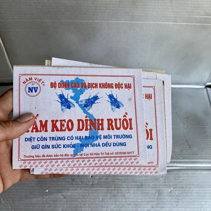 Làm thế nào để loại bỏ keo dính ruồi sau khi sử dụng?