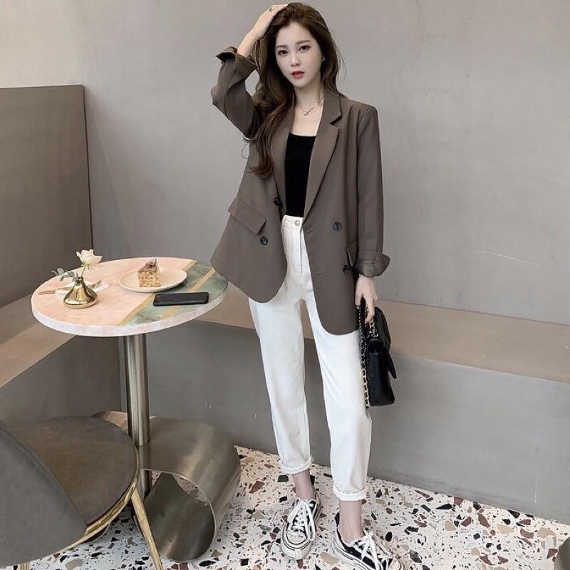 Blazer nữ có thể mặc vào mùa đông hay mùa hè không?