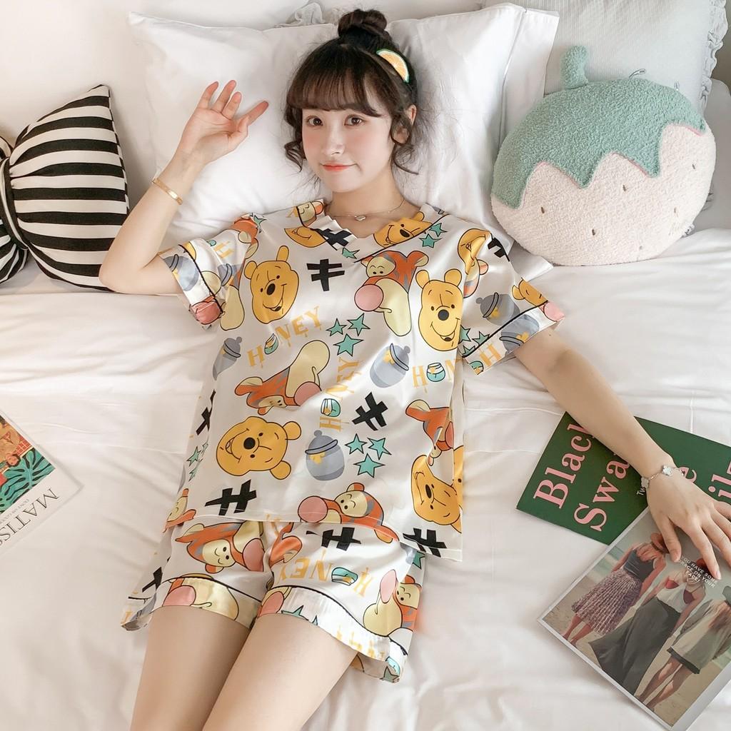 Đồ bộ ngủ nữ có thể kết hợp với phụ kiện gì để tăng thêm phần trang trọng, duyên dáng của bộ đồ ngủ?