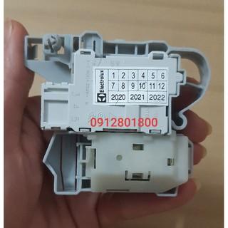 Công tắc khóa cửa máy giặt Electrolux EWF 85743, 80743 chính hãng