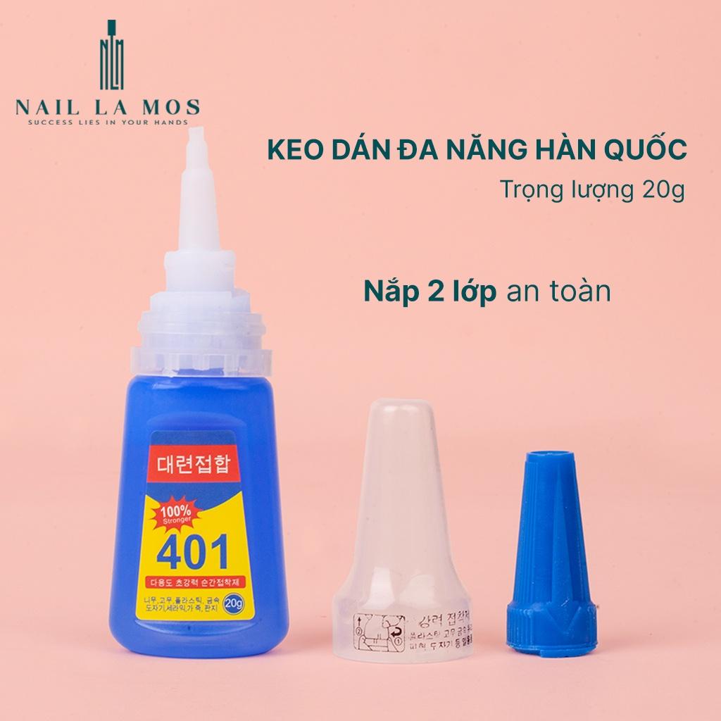 Làm cách nào để tẩy keo dán móng?