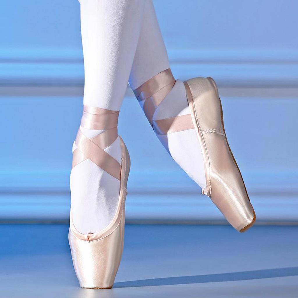 Giày múa ba lê có ảnh hưởng đến điệu nhảy của vũ công không?